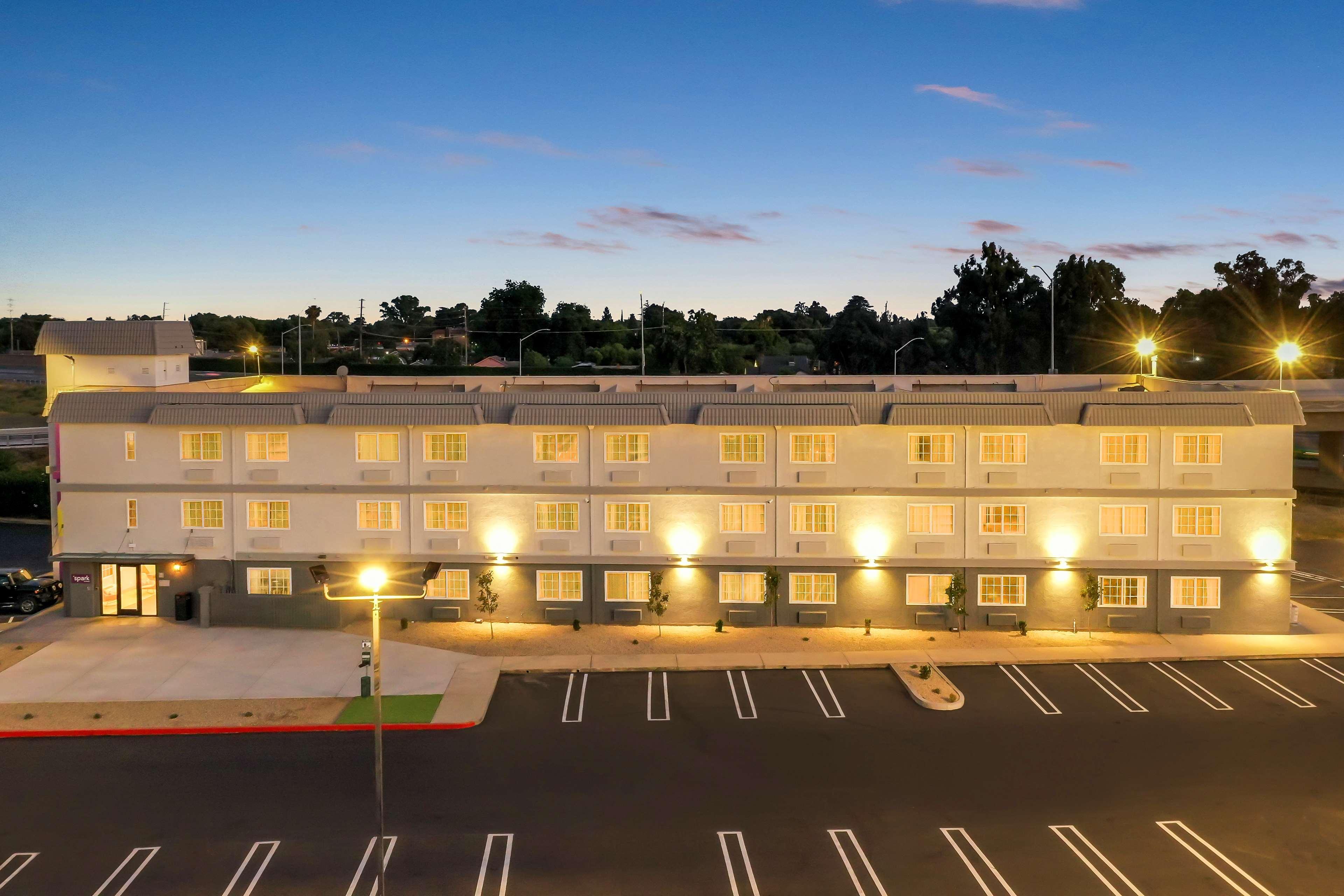 Spark By Hilton Modesto Exterior photo